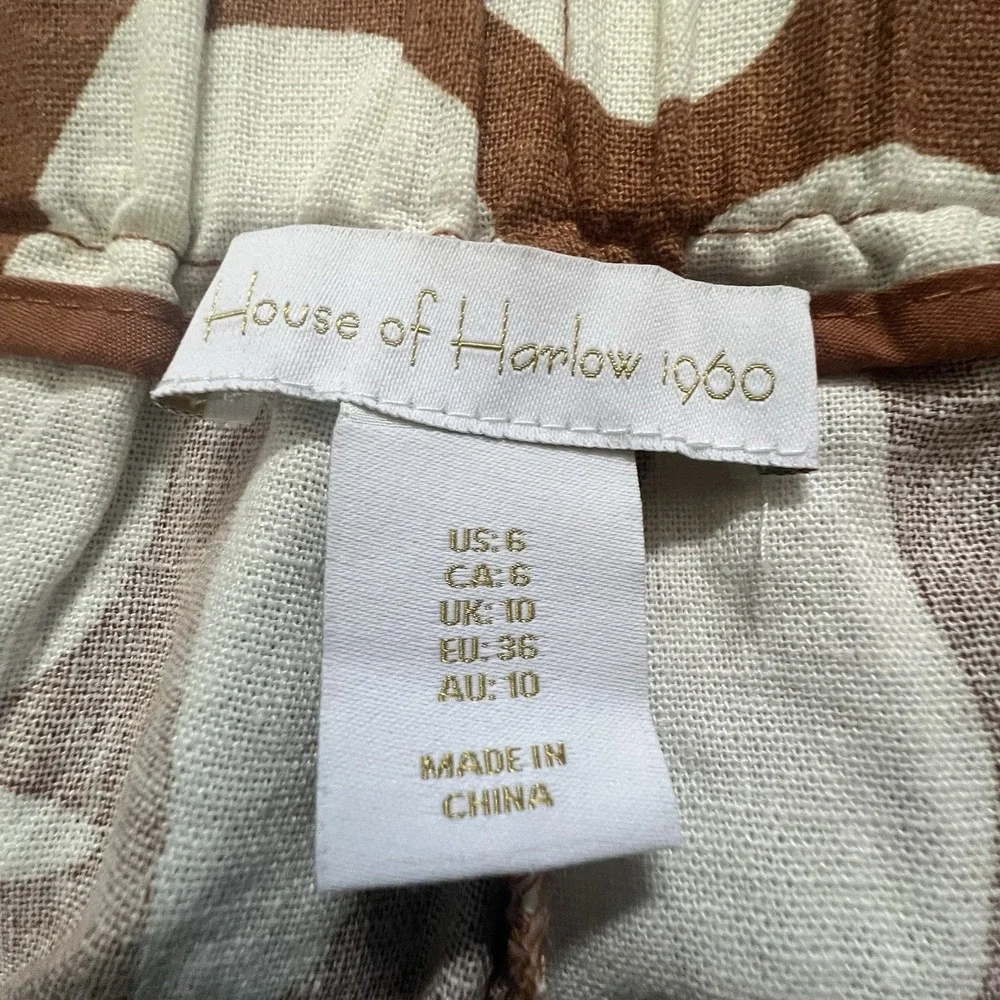 House of Harlow 1960 first photo